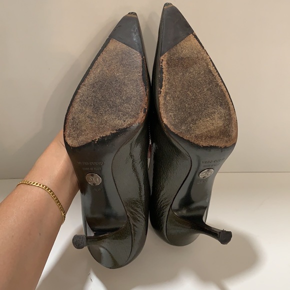 Dolce & Gabbana pointed toe stiletto high heeled pumps. - Picture 13 of 16